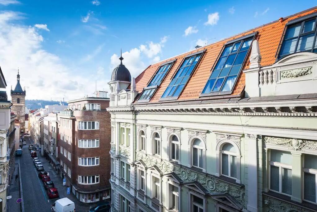 Beautiful flat in city center with balcony