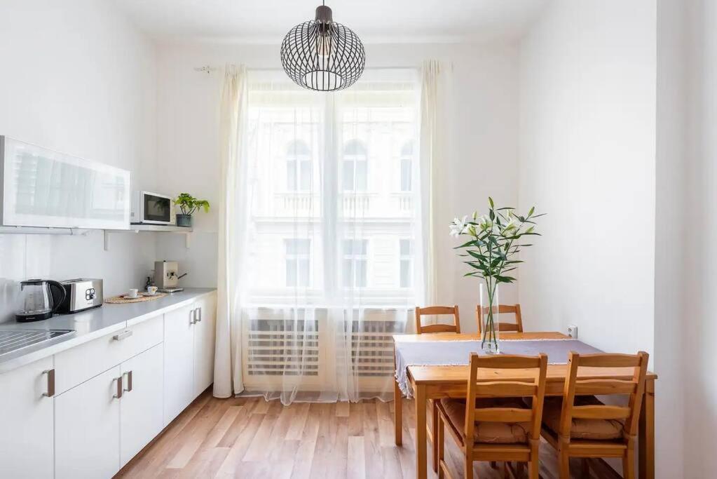 Beautiful flat in city center with balcony