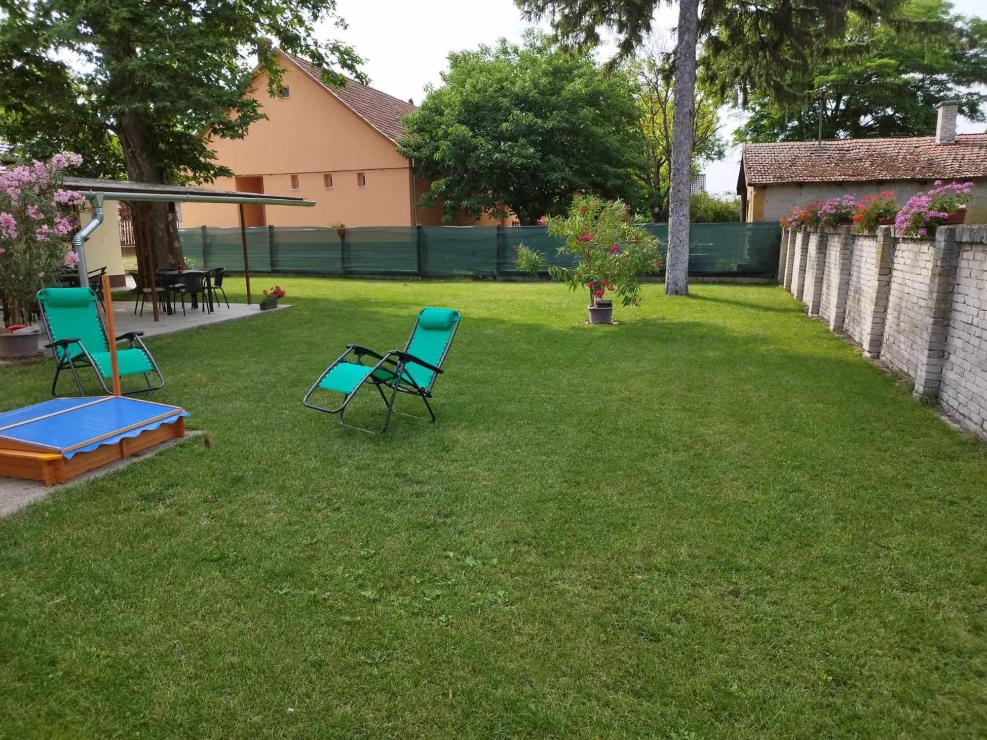 Tartós Szegfű Vendégház, Magánszállás