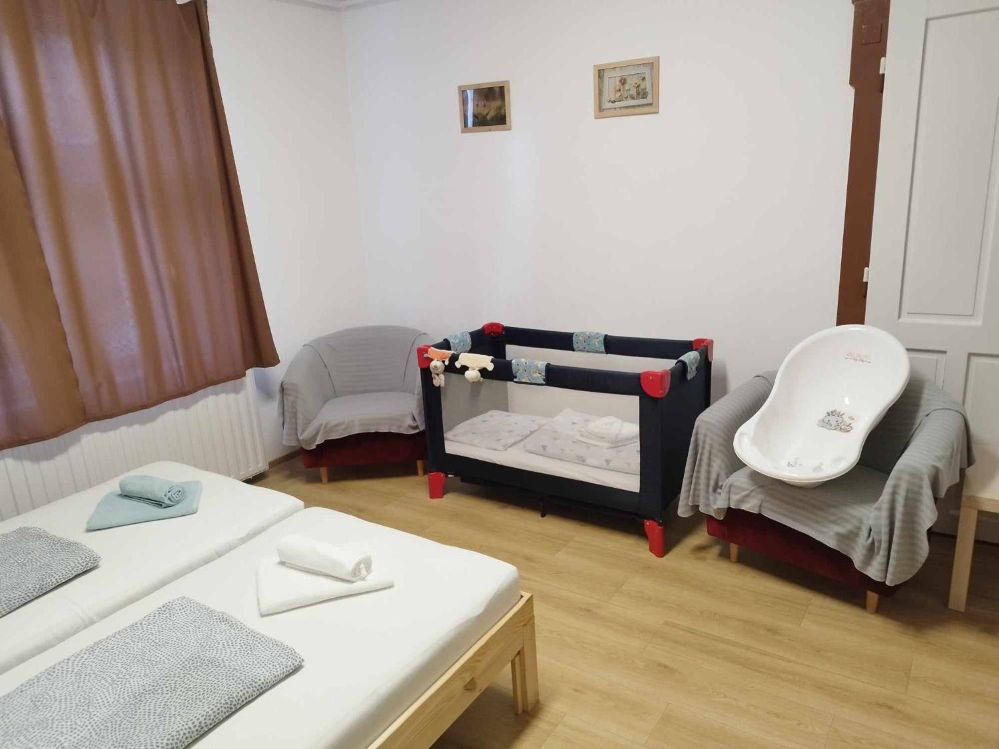 Tartós Szegfű Vendégház, Magánszállás