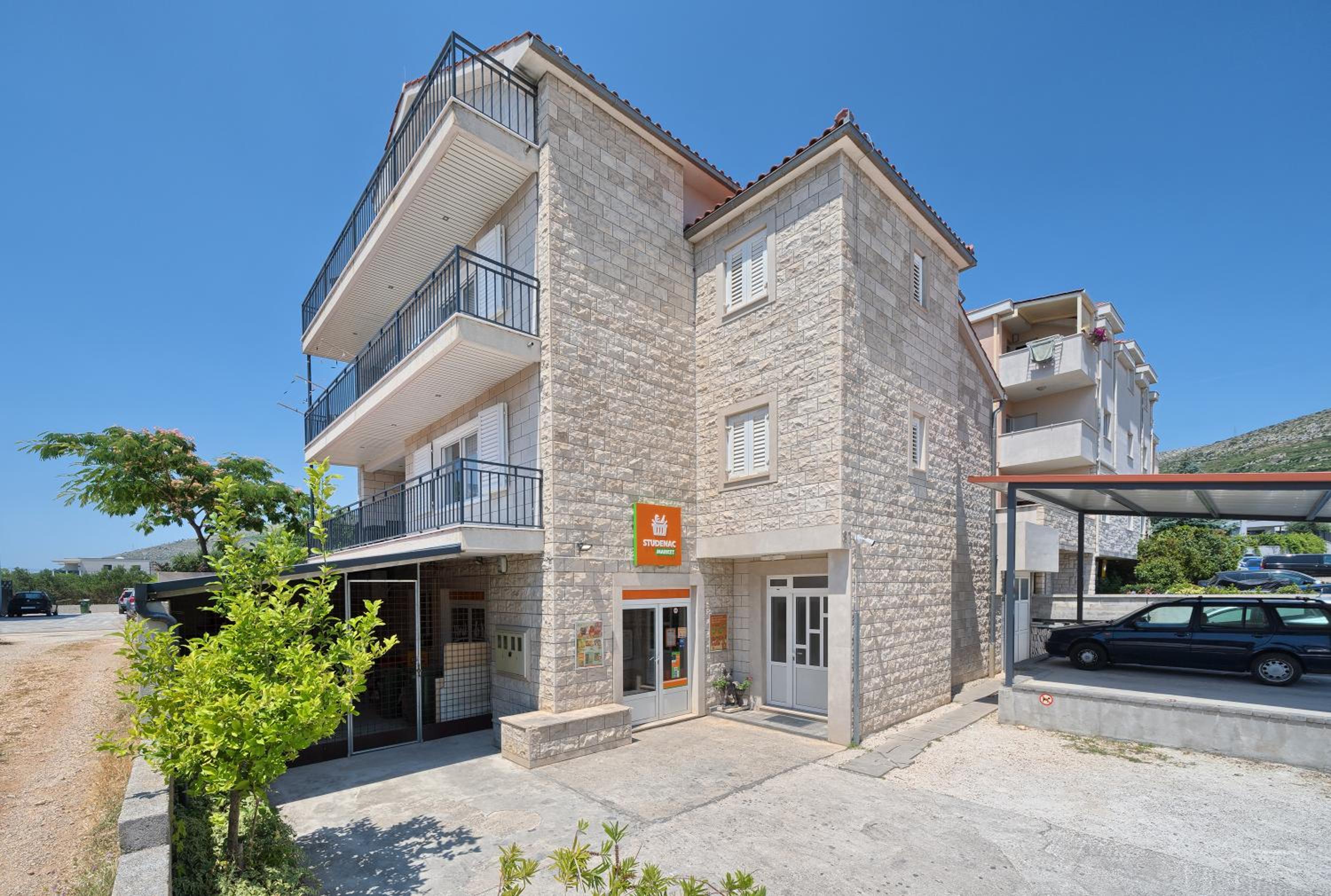 Hotel Apartman Nina - Image 1