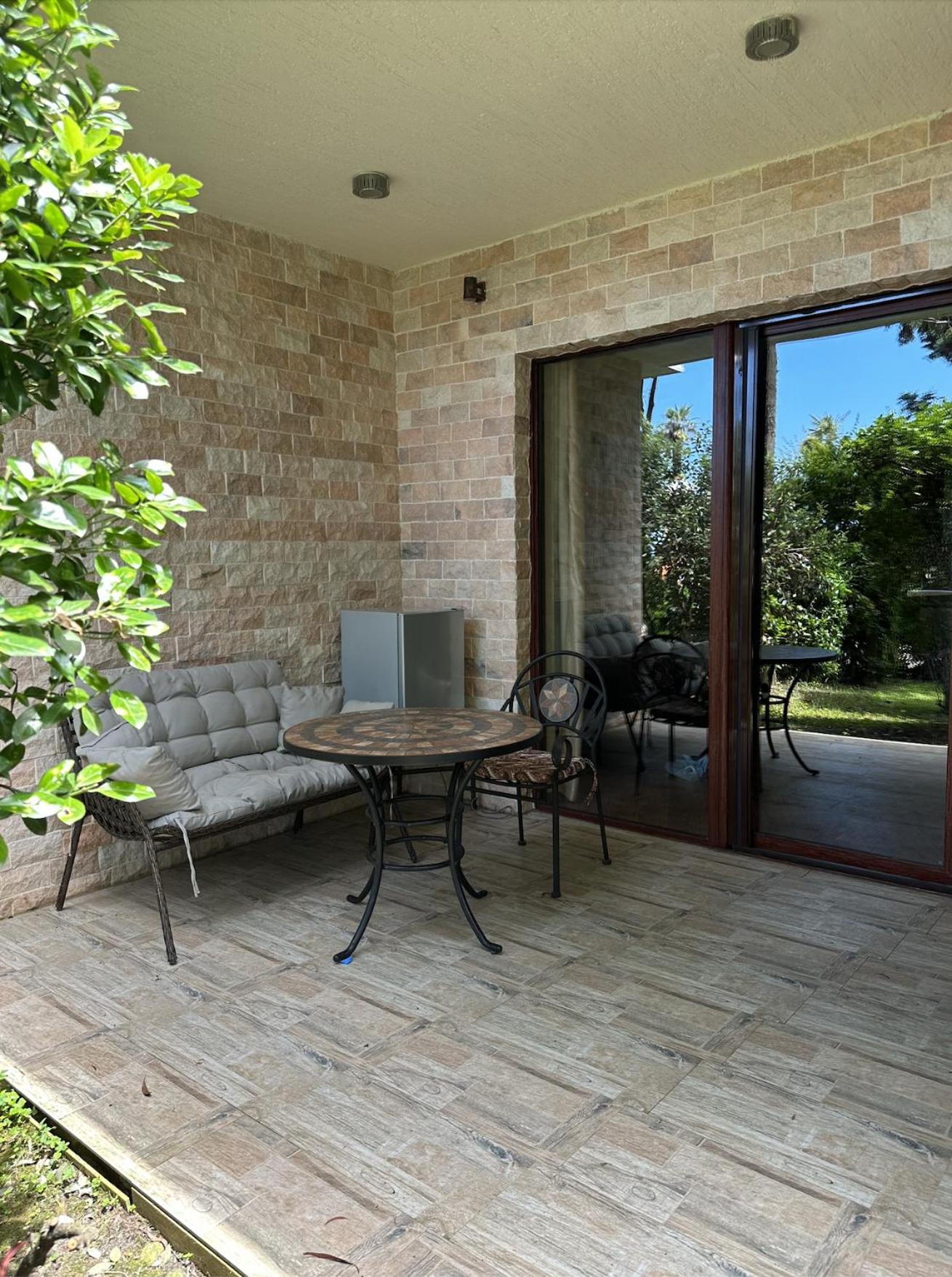 Dreamland Oasis 1st floor Apartment With a Garden by the Sea view 2