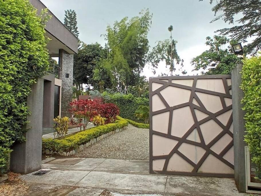 Chalet San German/en EL EDEN/villa de lujo con piscina