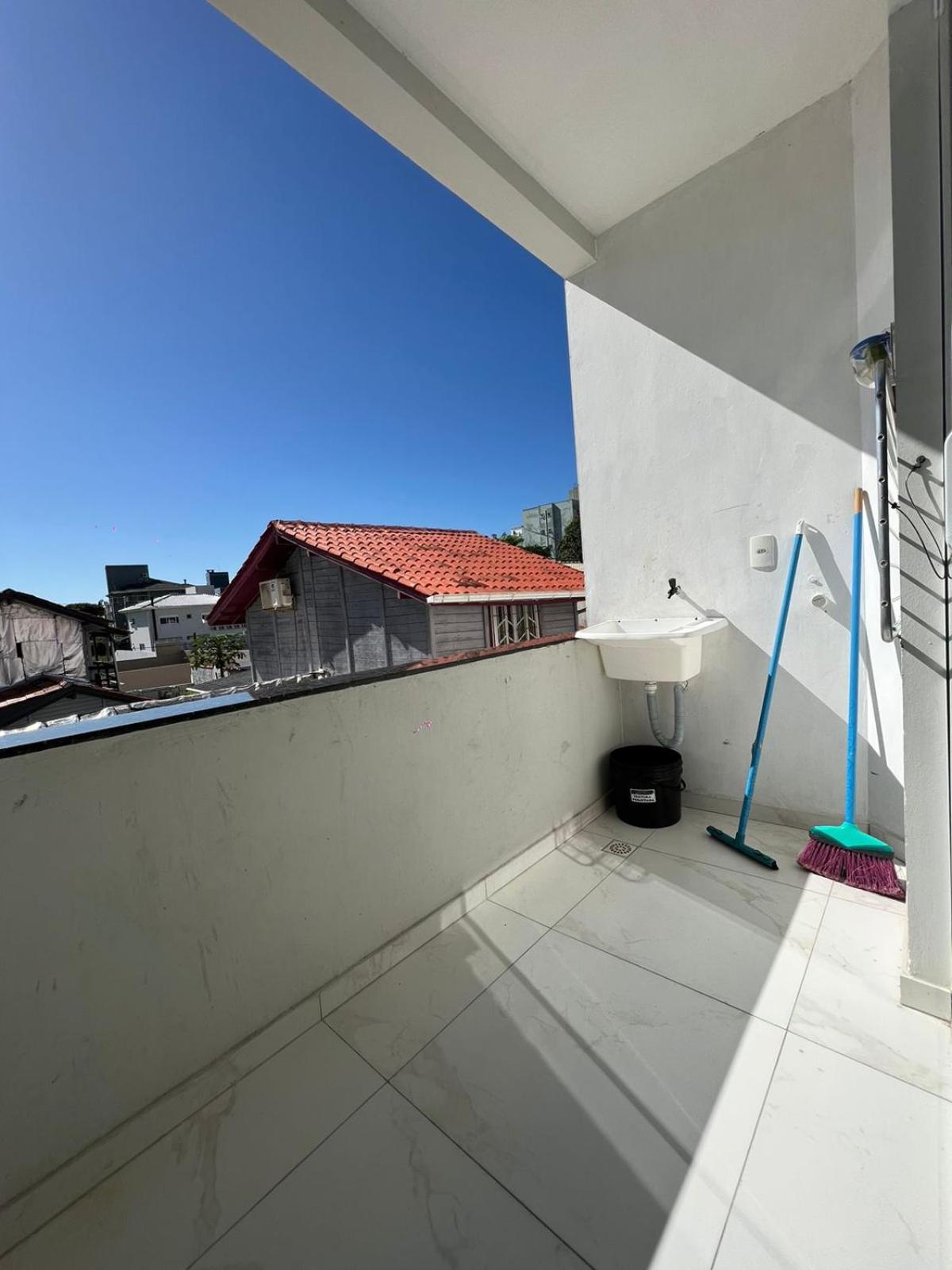 Seu refúgio paradisíaco a apenas 330 metros do mar TUB