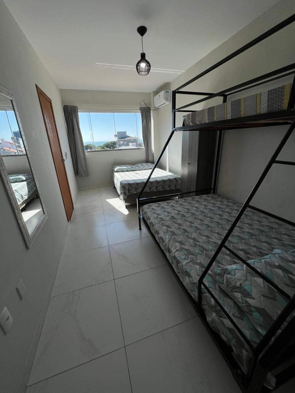 Seu refúgio paradisíaco a apenas 330 metros do mar TUB