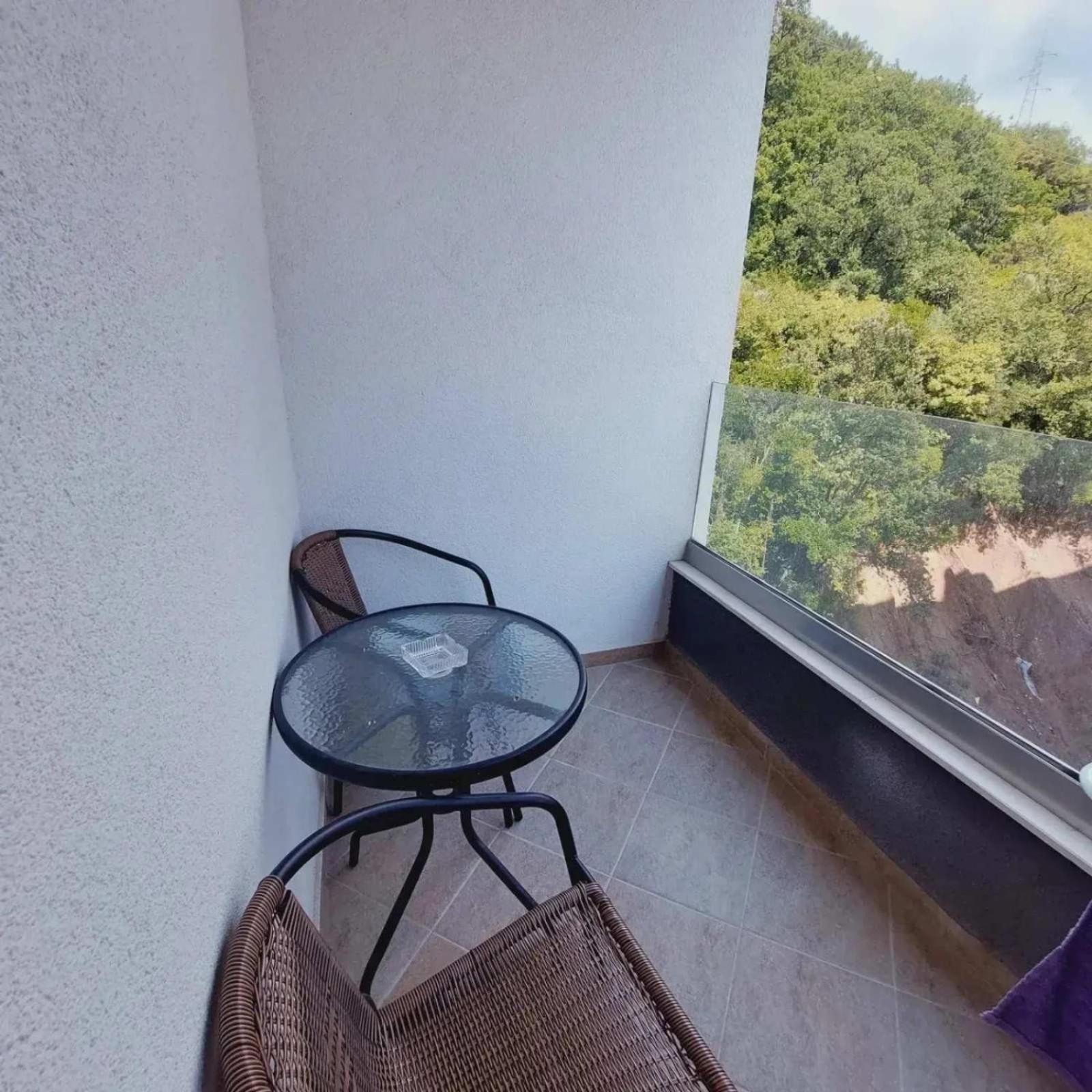 Bonjour