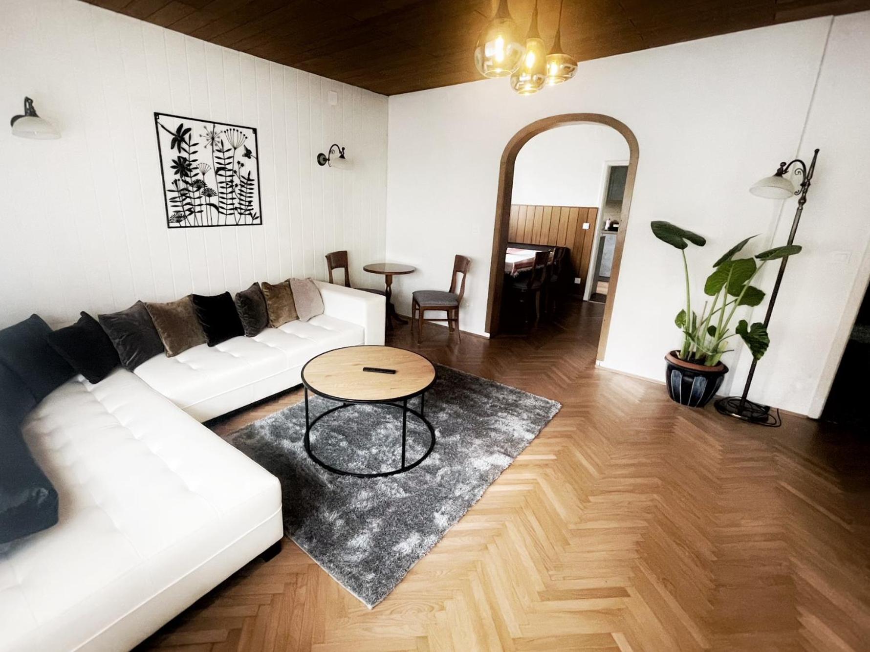 Papas Apartment
