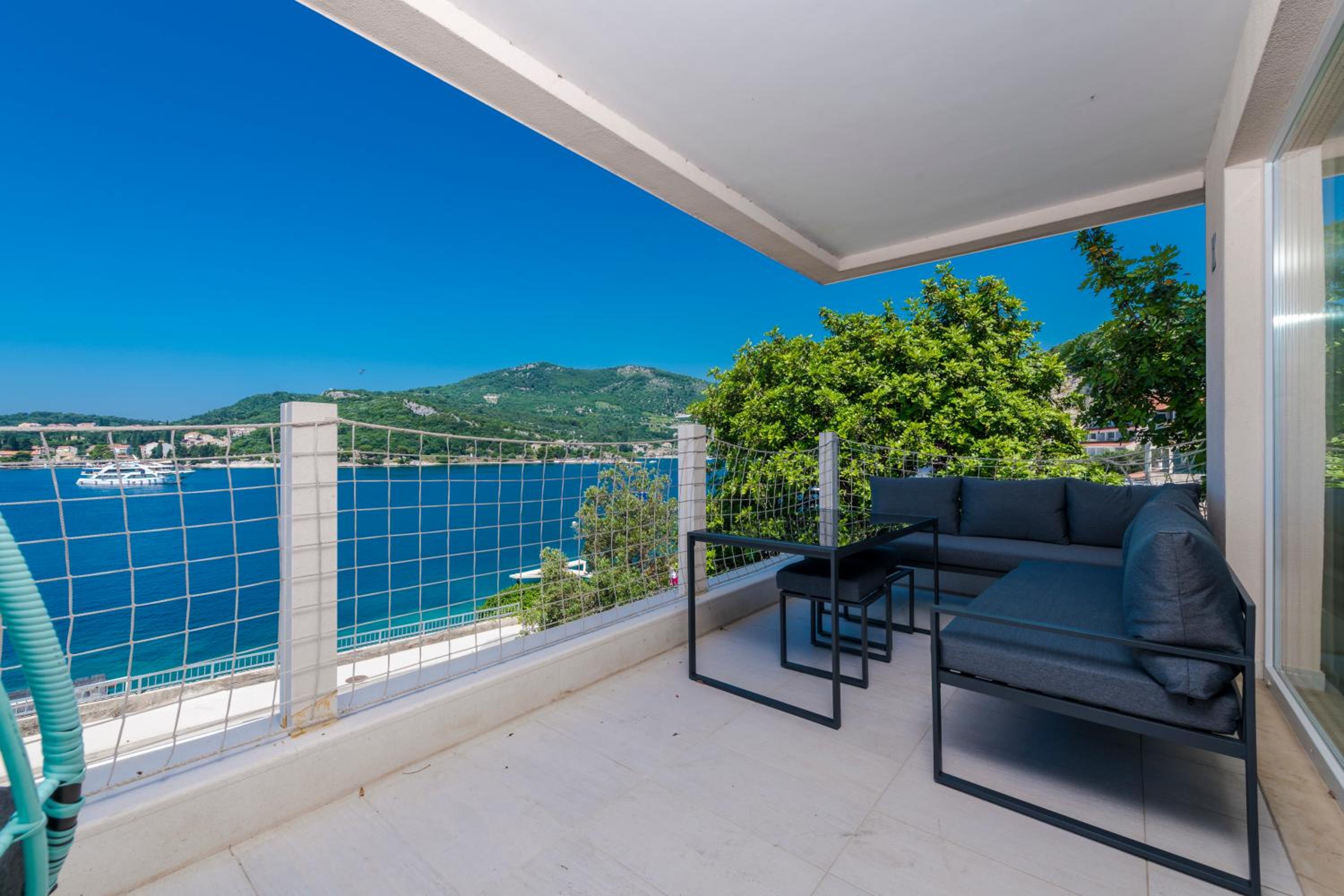 New Five Star Superior Apartment view 5