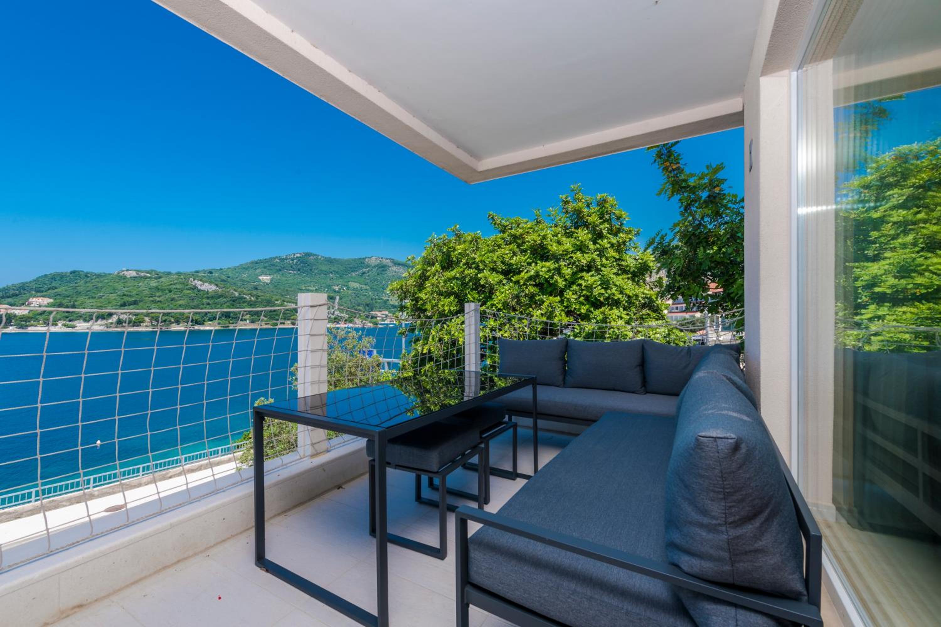 New Five Star Superior Apartment view 4