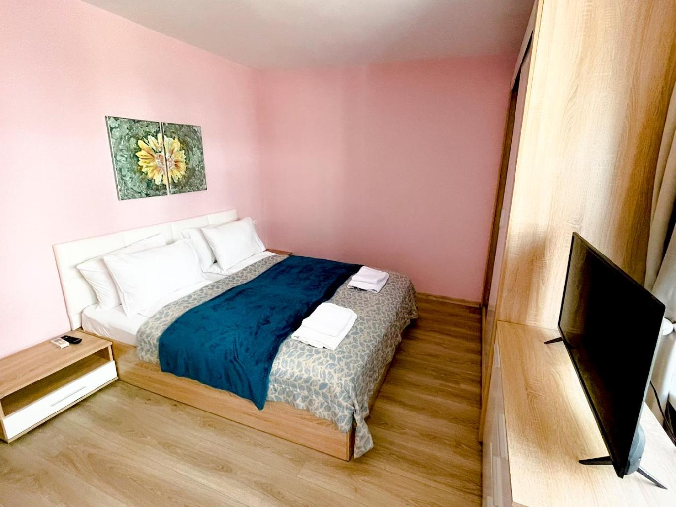 Top Location !!FREE parking!! 