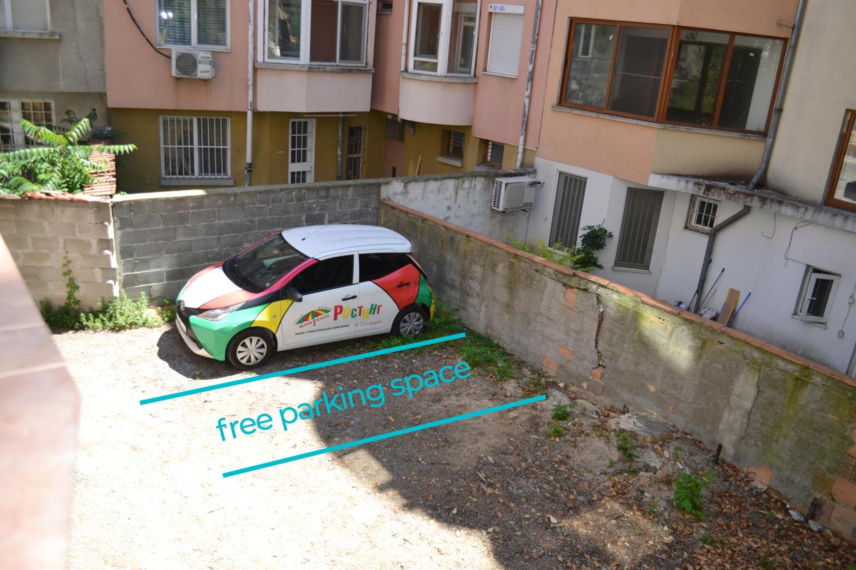 Top Location !!FREE parking!! 