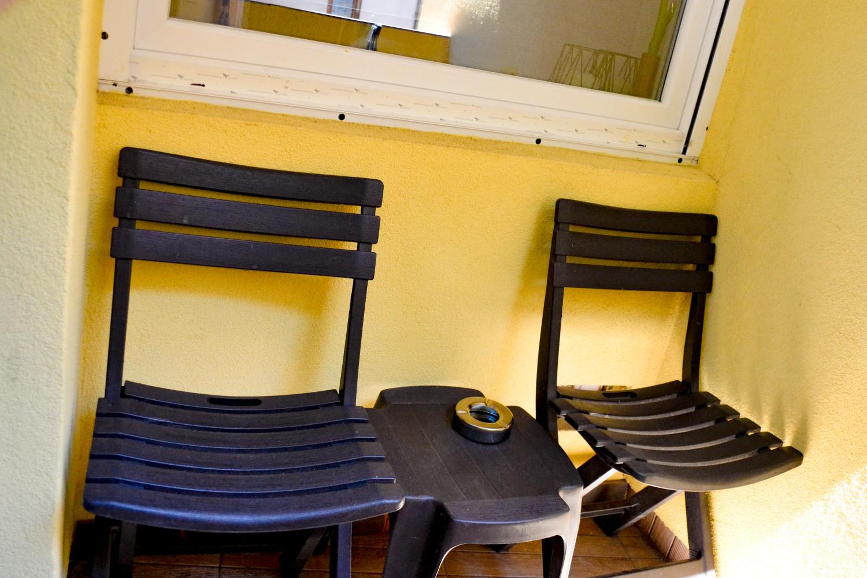 Top Location !!FREE parking!! 