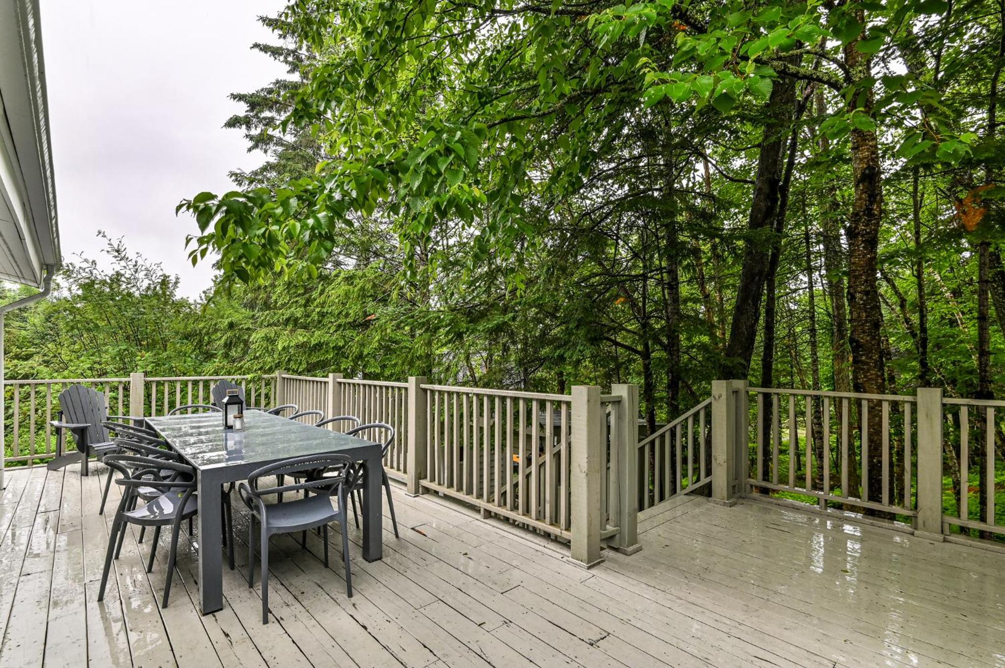 2669 Chemin du Village - Mountain Home w Hot Tub & Sauna next to Village