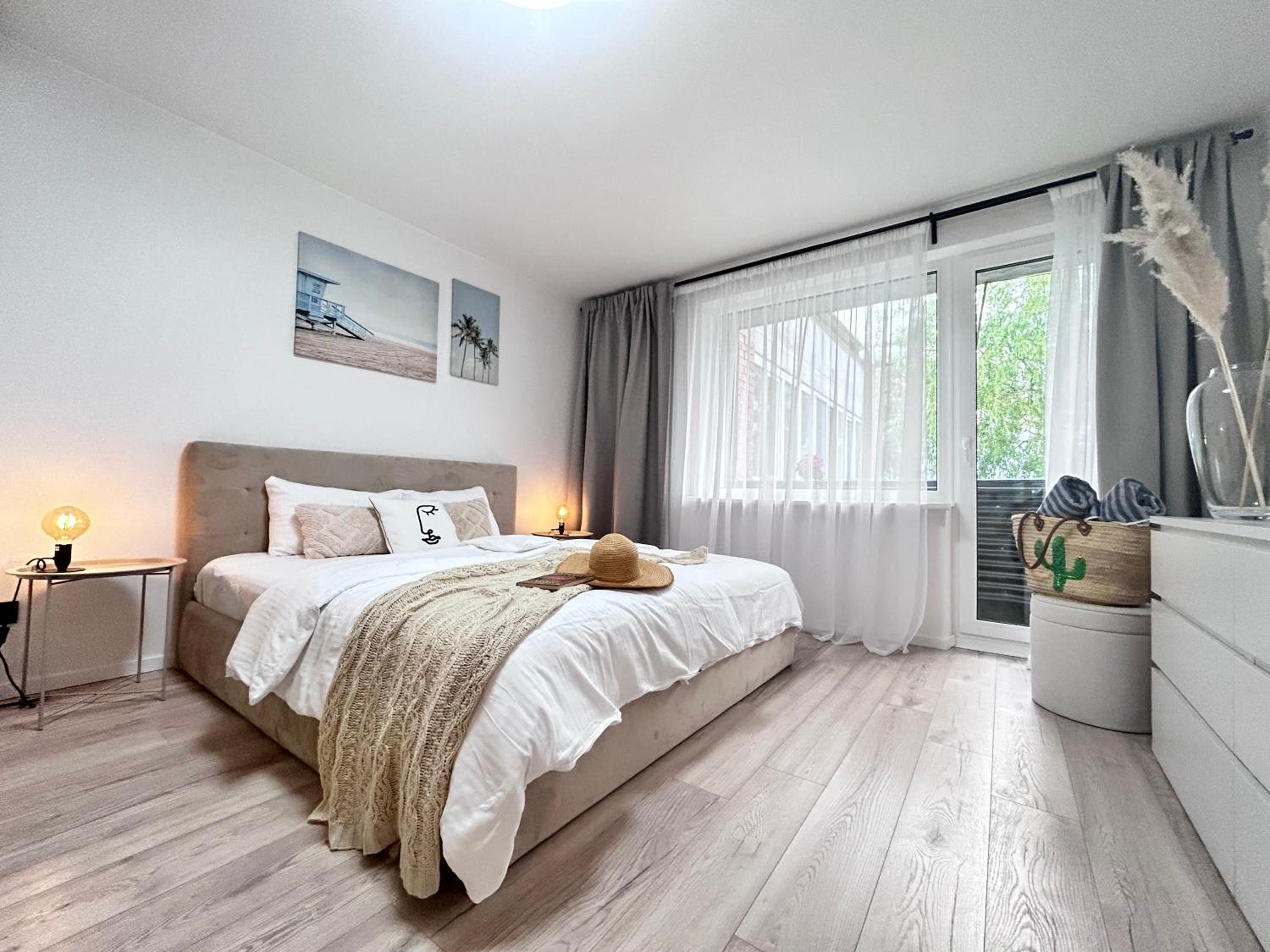 2 bedrooms apartment, city center, with balconies view 5
