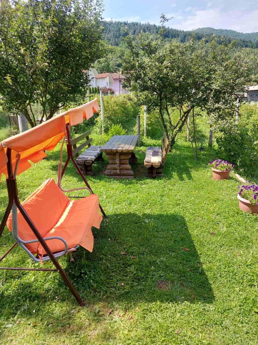 Vikendica Žute dunje Jajce