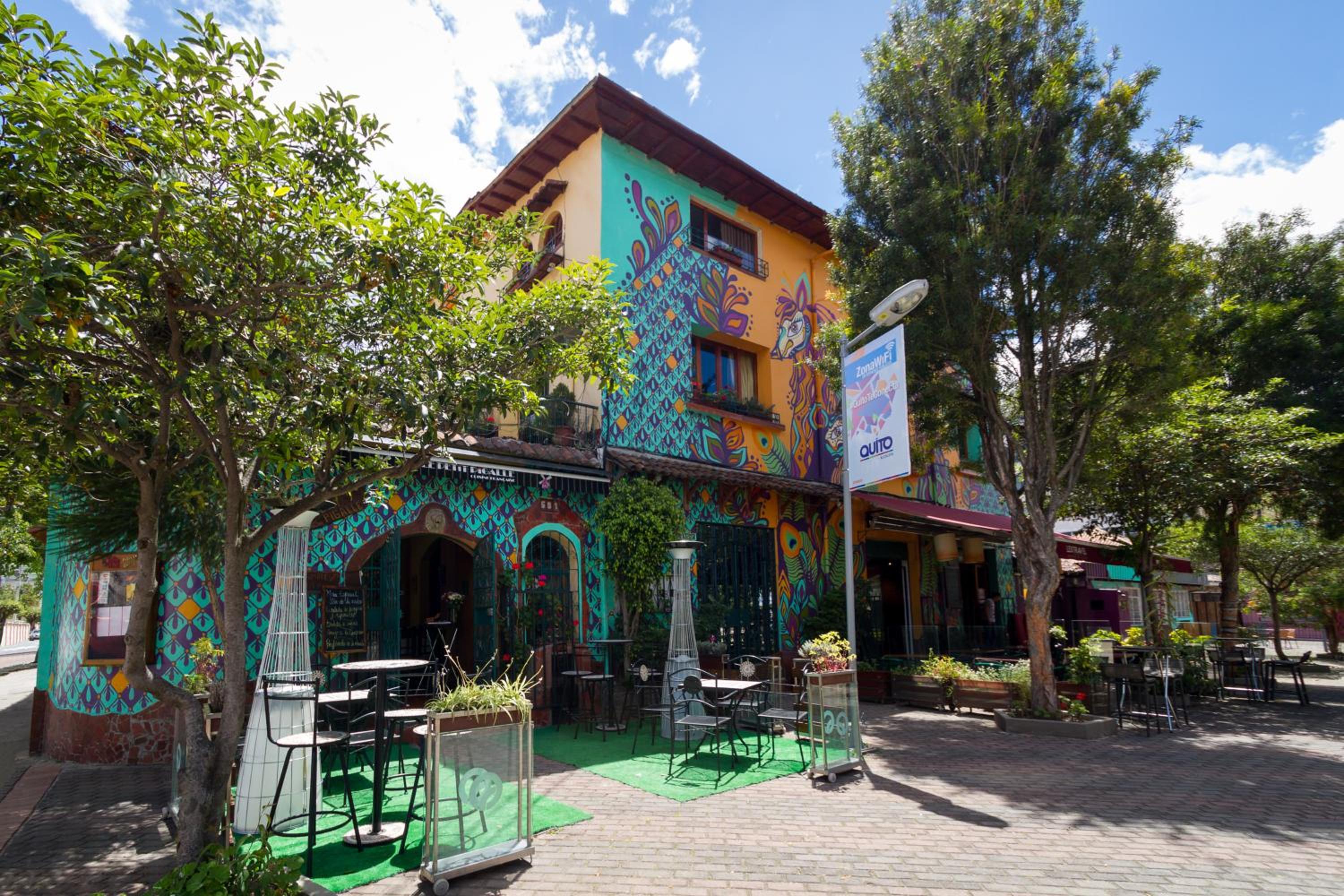 Hotel ArtPlaza - Image 1