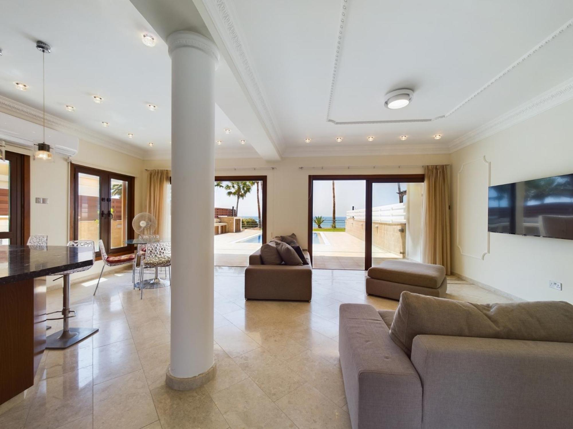 Amazing frontline beach villa