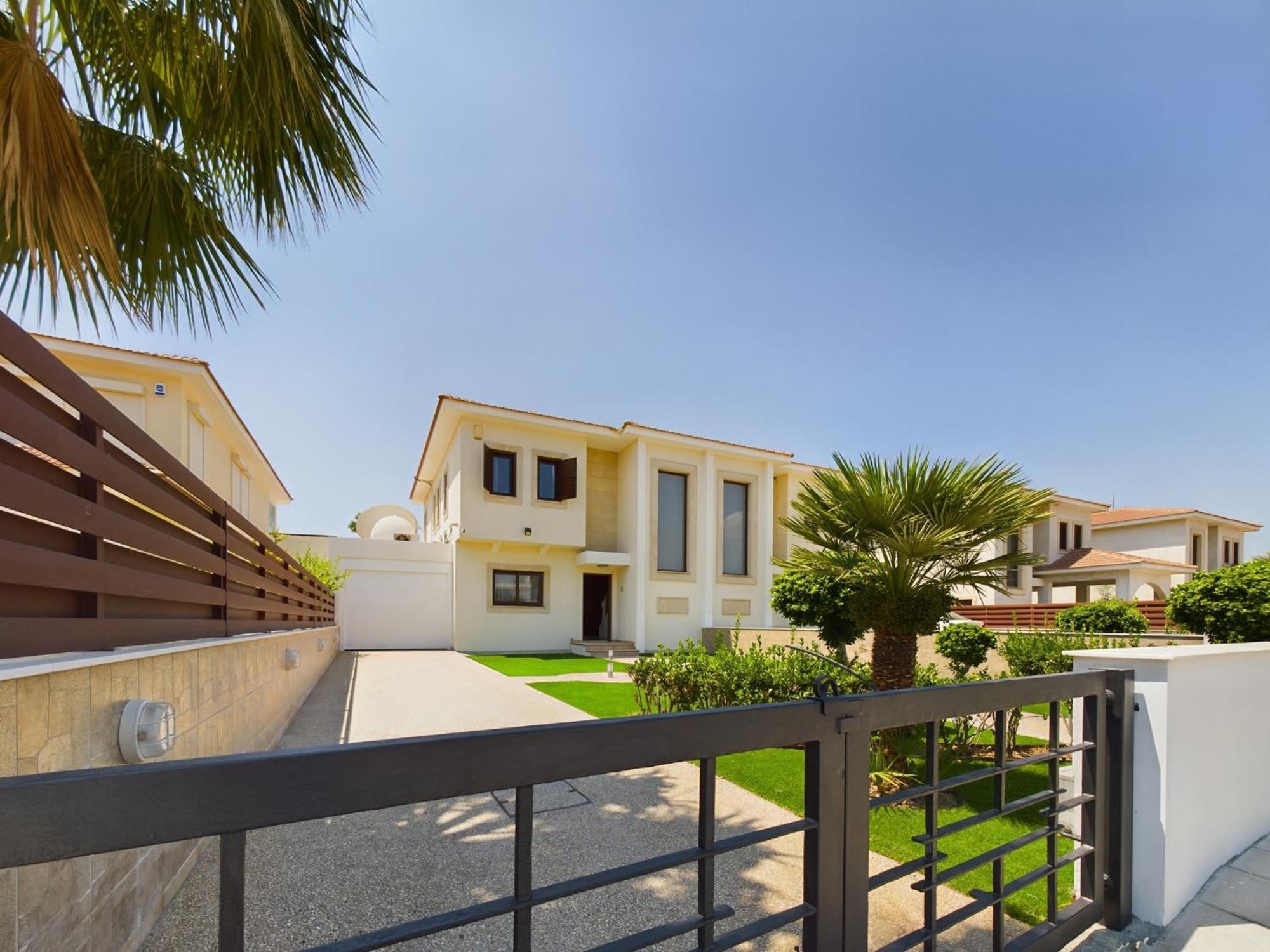 Amazing frontline beach villa
