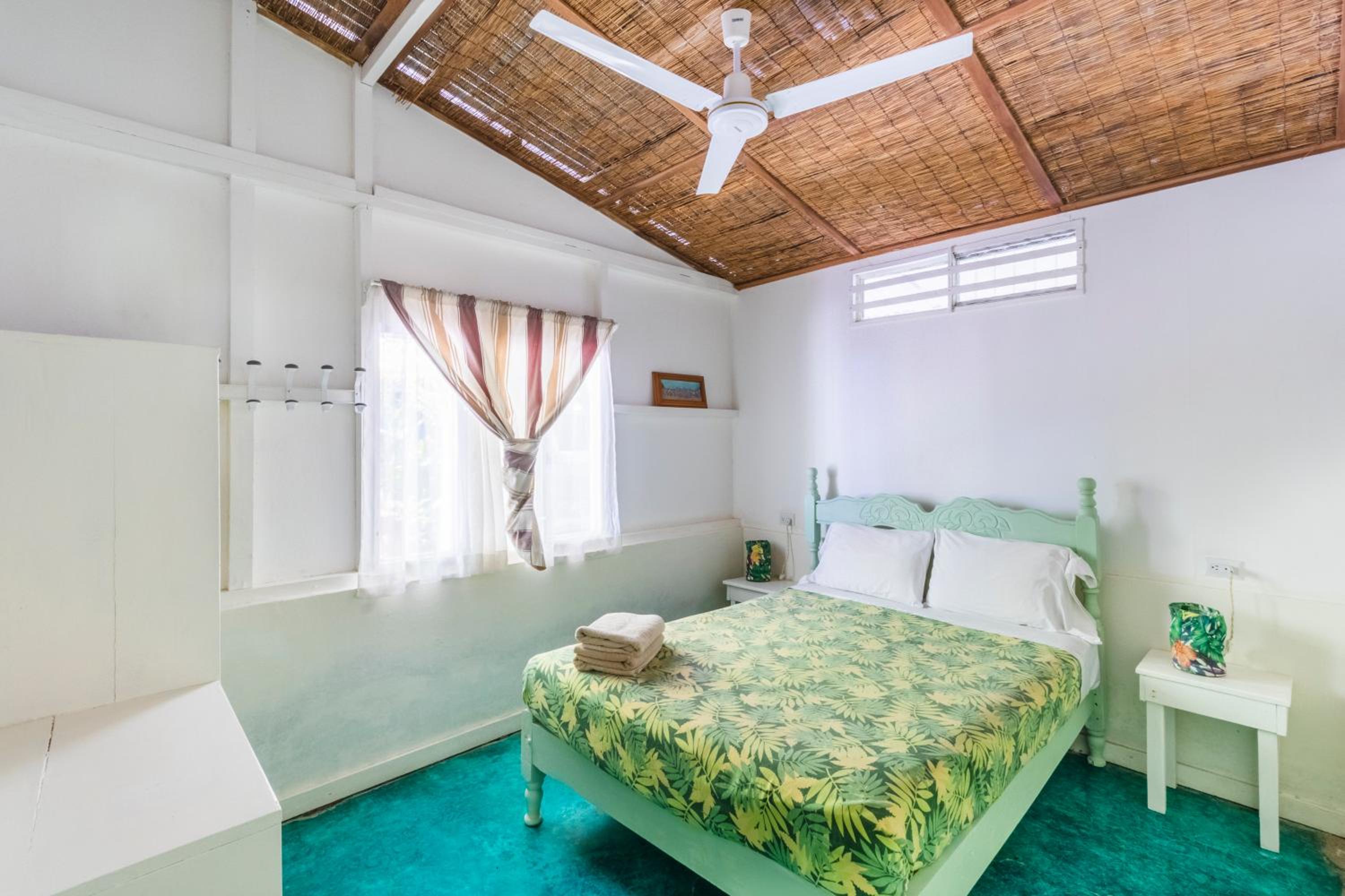 Bajo el Arbol B&B