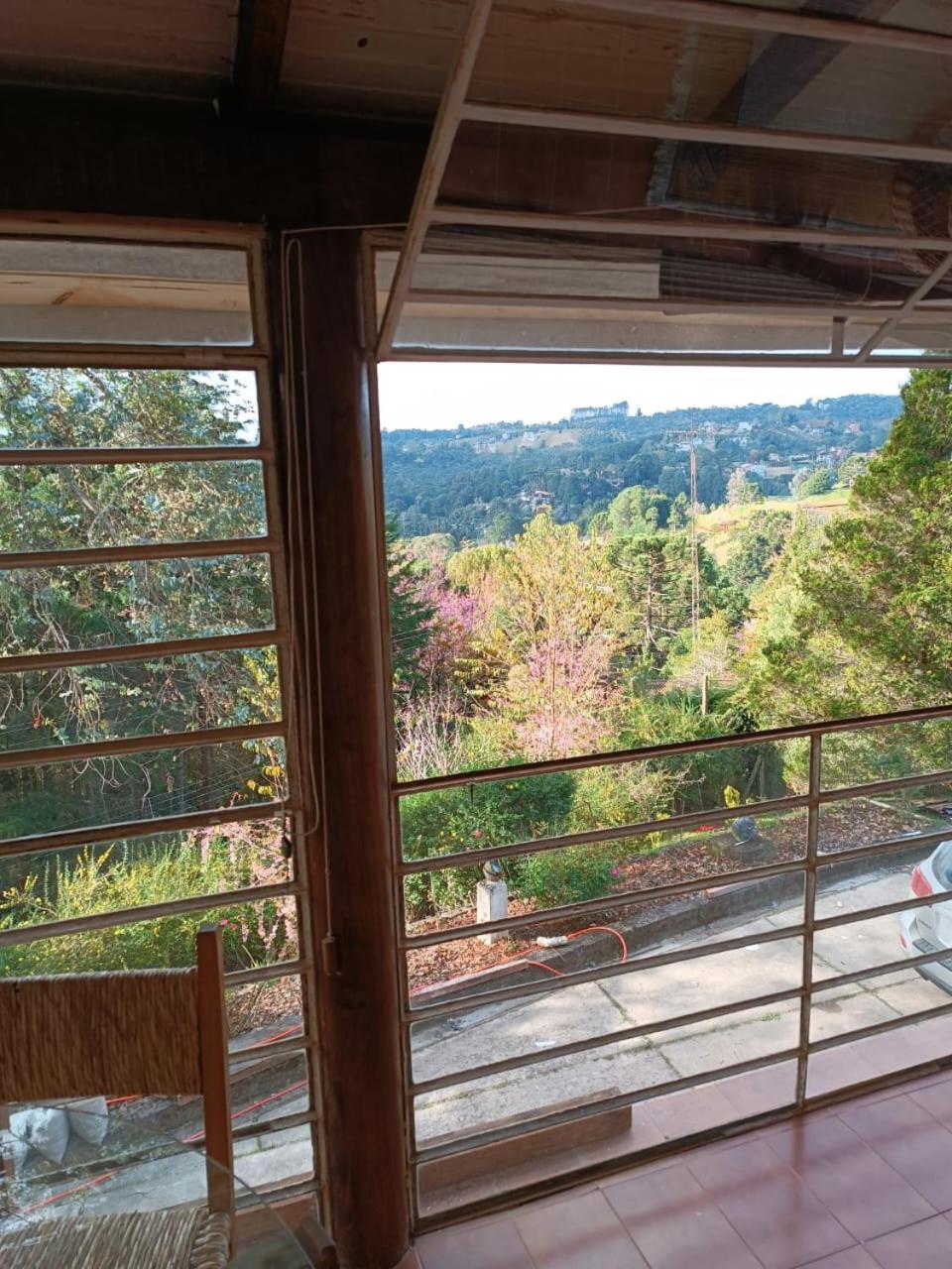 Casa de Campos do Jordao no alto da Vila Inglesa com vista maravilhosa