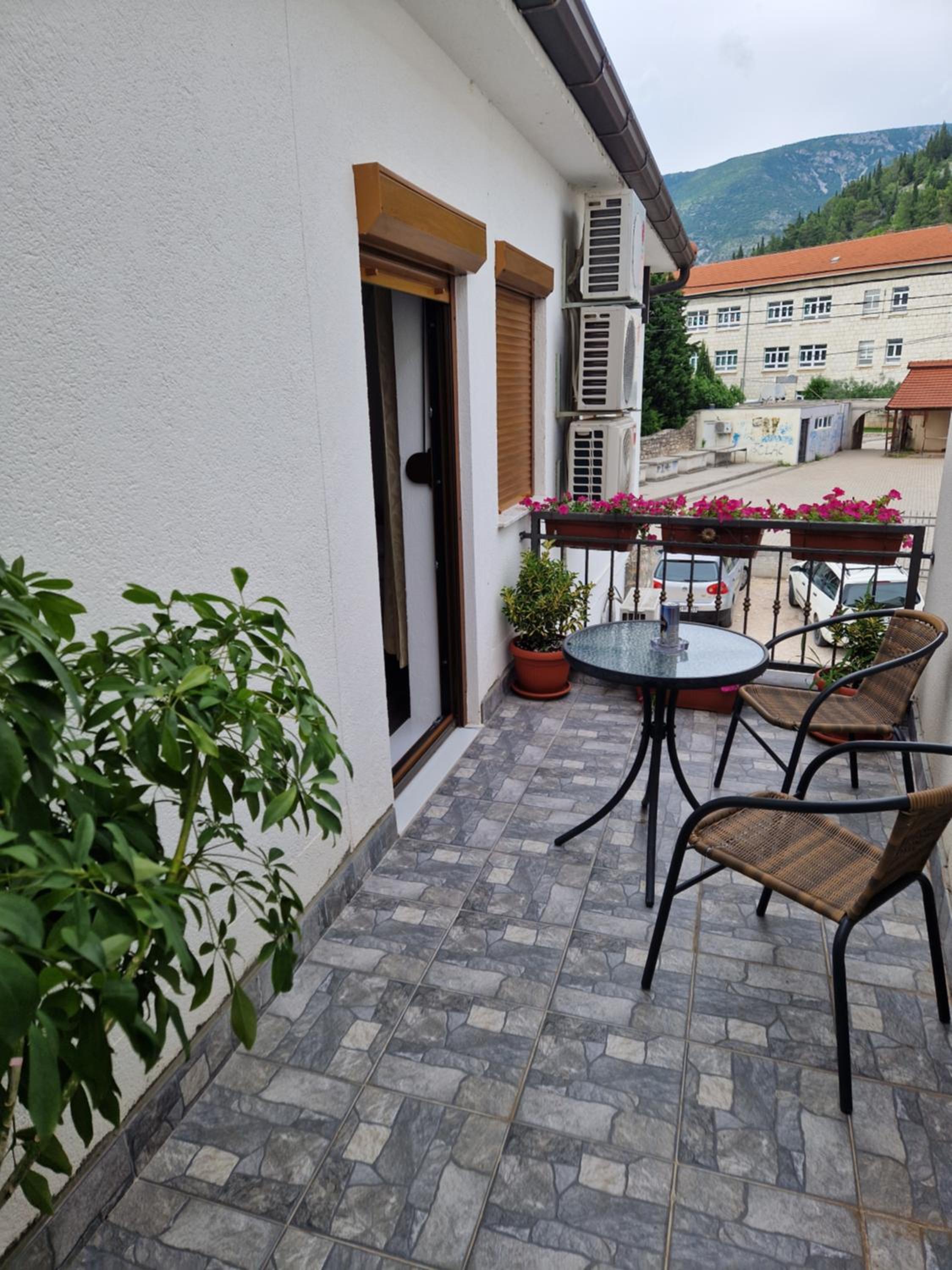 Guesthouse Check In