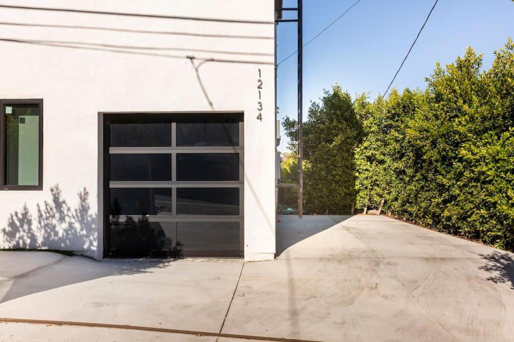 Brand NEW Luxury 2bd Townhouse Pet-Friendly FREE Parking