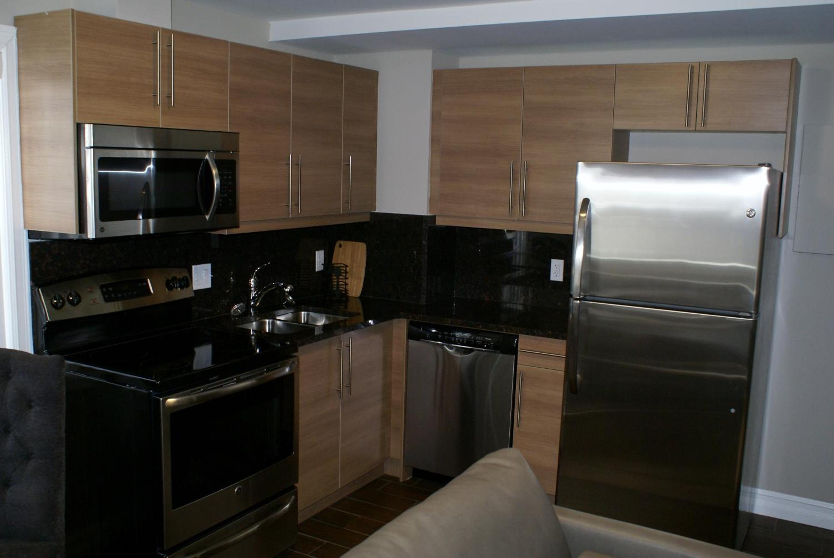 Guelph Vacations - Western Hotel Executive Suites - Property Image 21