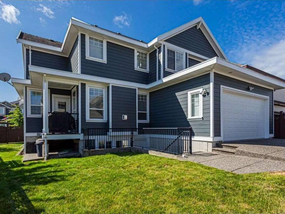 Beautiful 2 bedroom place in Surrey/Langley