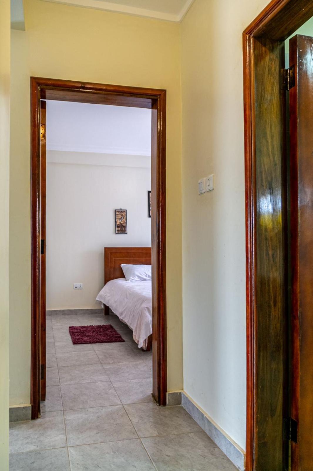 Eric and Devota apartments Kampala view 2