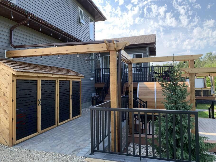 Dragonfly Inn Walkout Suites