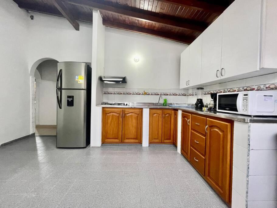 Bright apt near Unicentro 300 MB Wi-Fi, 2Bedroom