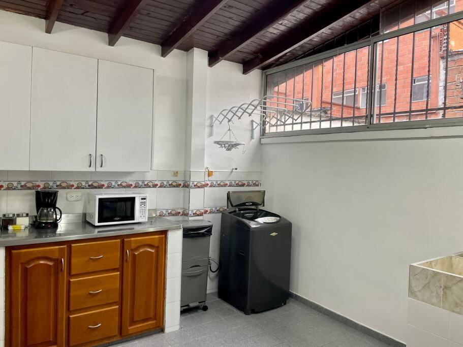 Bright apt near Unicentro 300 MB Wi-Fi, 2Bedroom