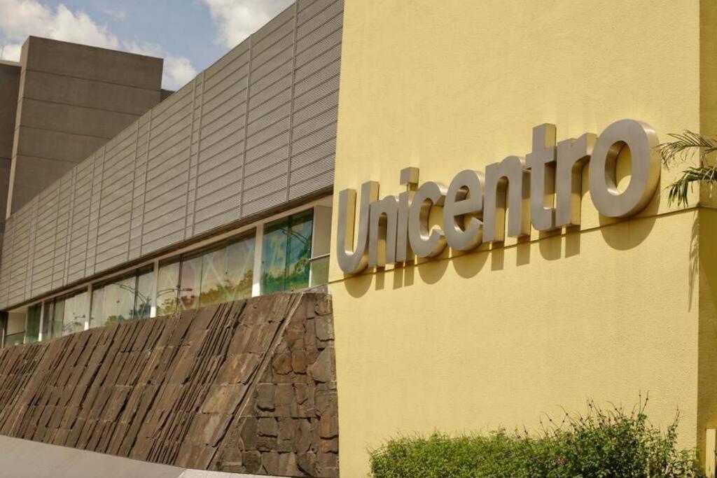Bright apt near Unicentro 300 MB Wi-Fi, 2Bedroom