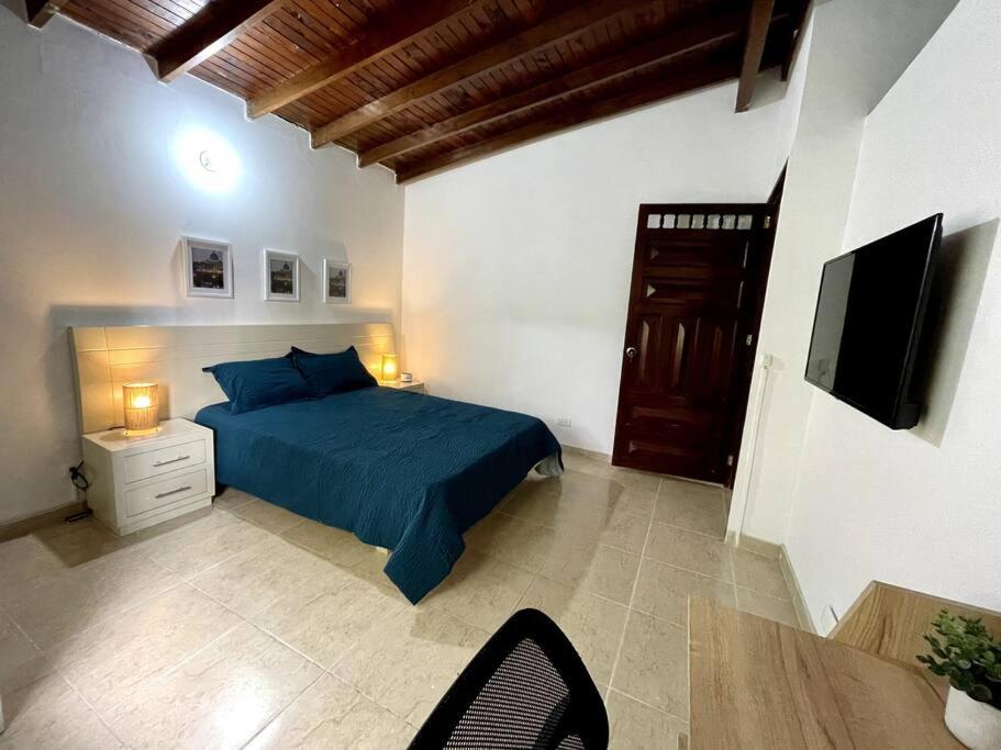 Bright apt near Unicentro 300 MB Wi-Fi, 2Bedroom