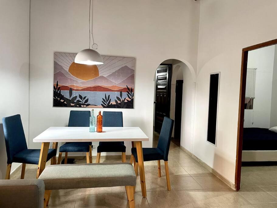 Bright apt near Unicentro 300 MB Wi-Fi, 2Bedroom