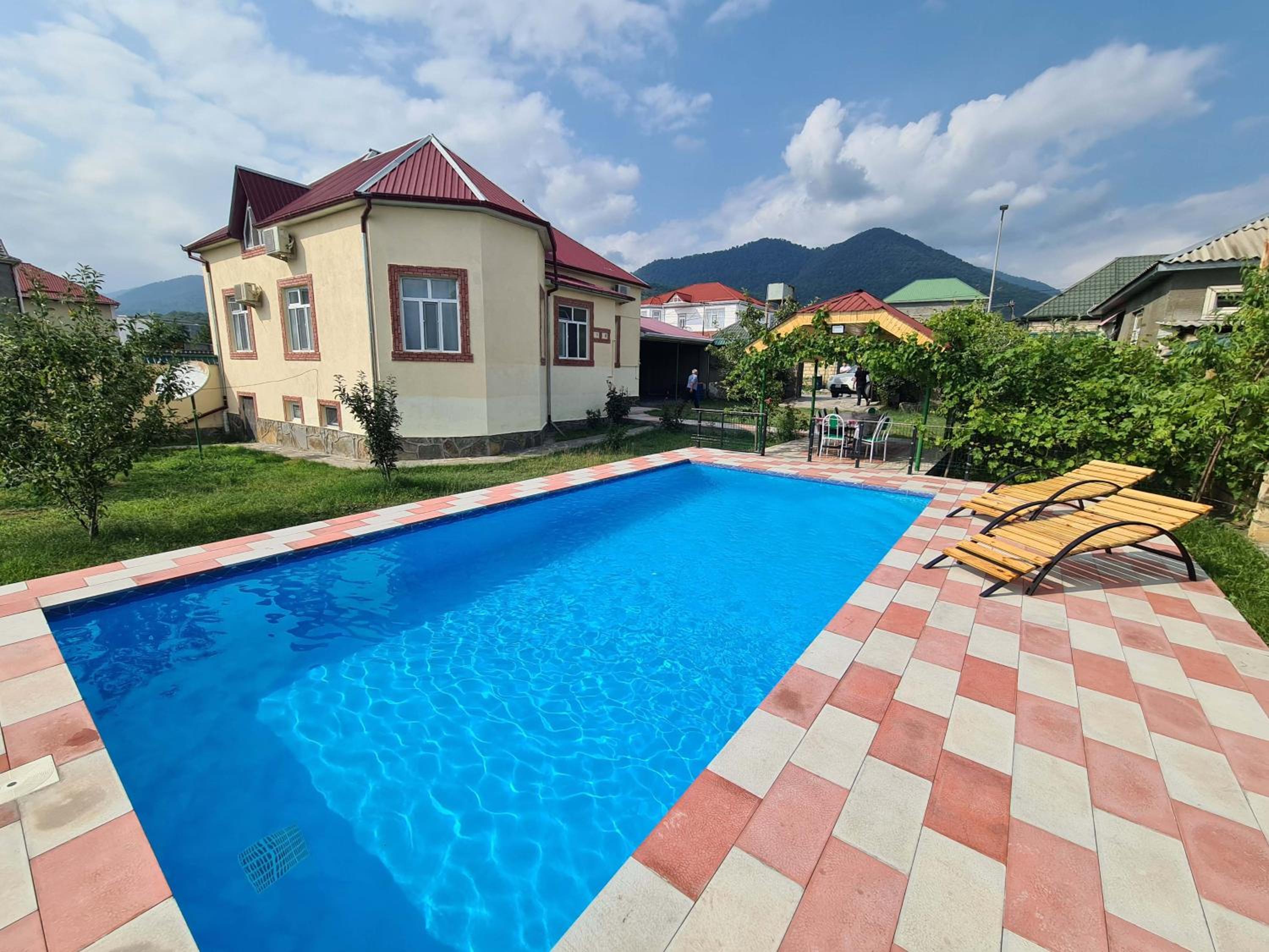 ARZ_ big swimming pool villa