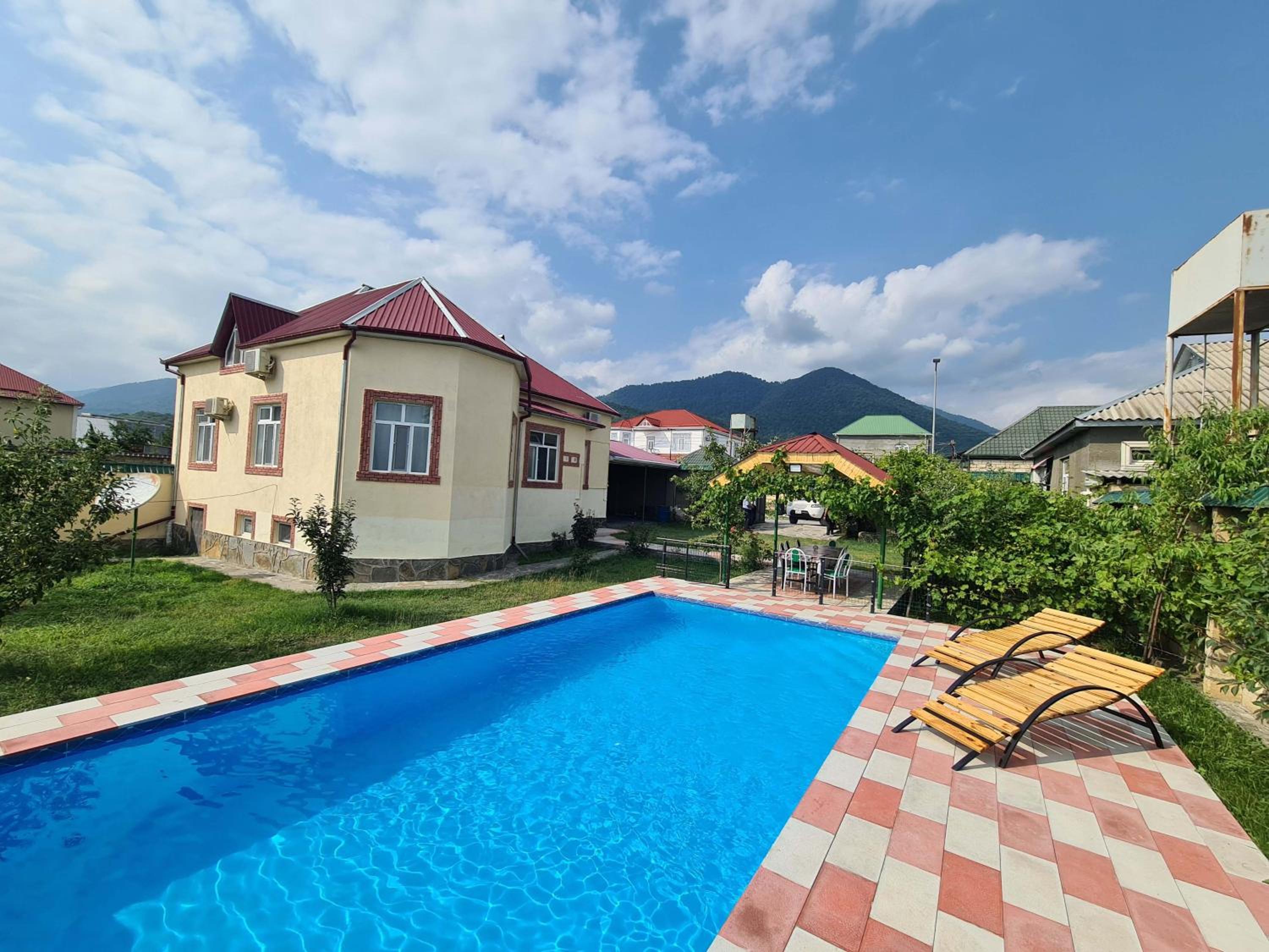 ARZ_ big swimming pool villa