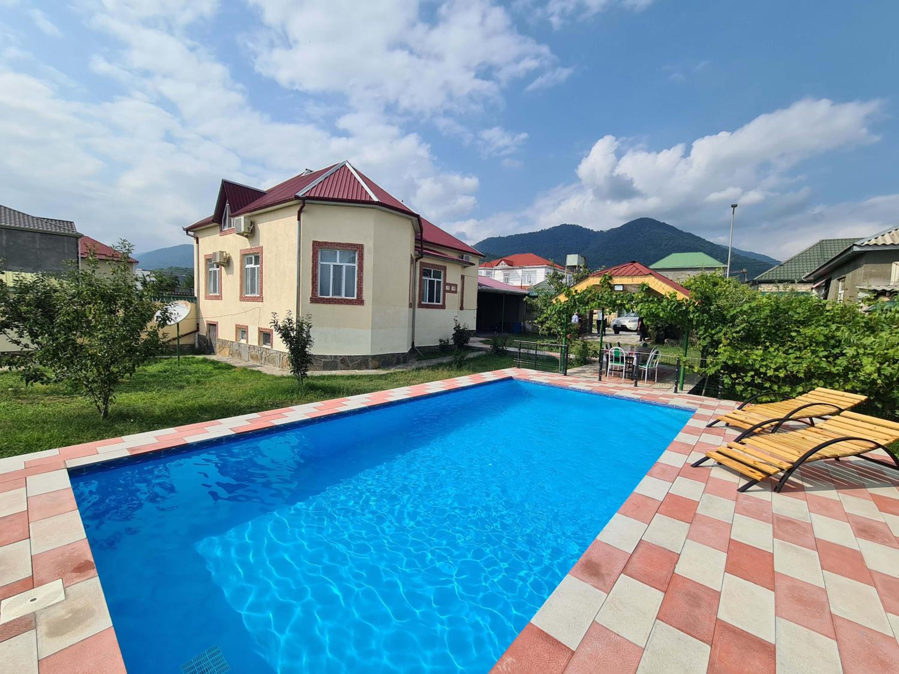 ARZ_ big swimming pool villa