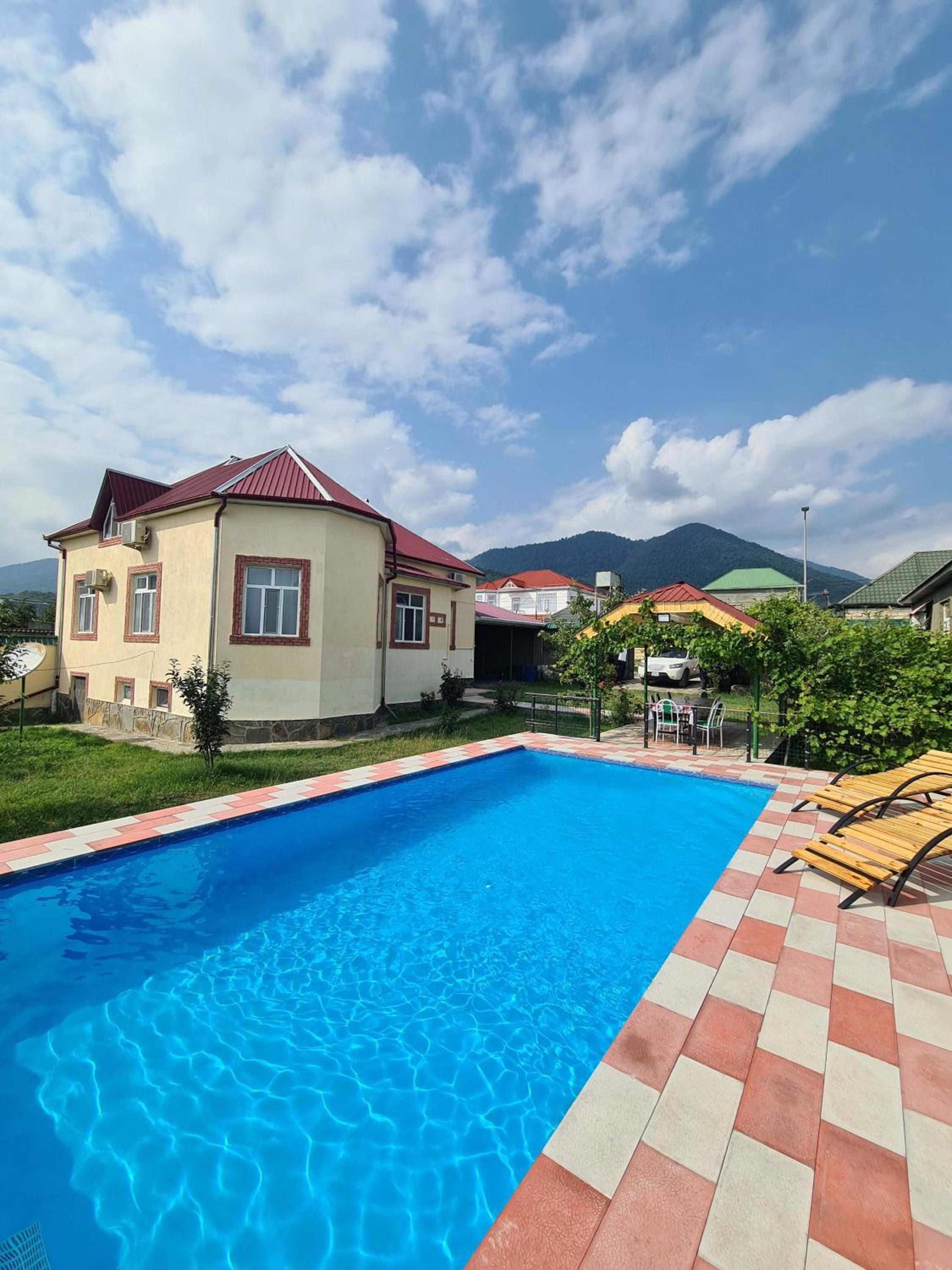 ARZ_ big swimming pool villa
