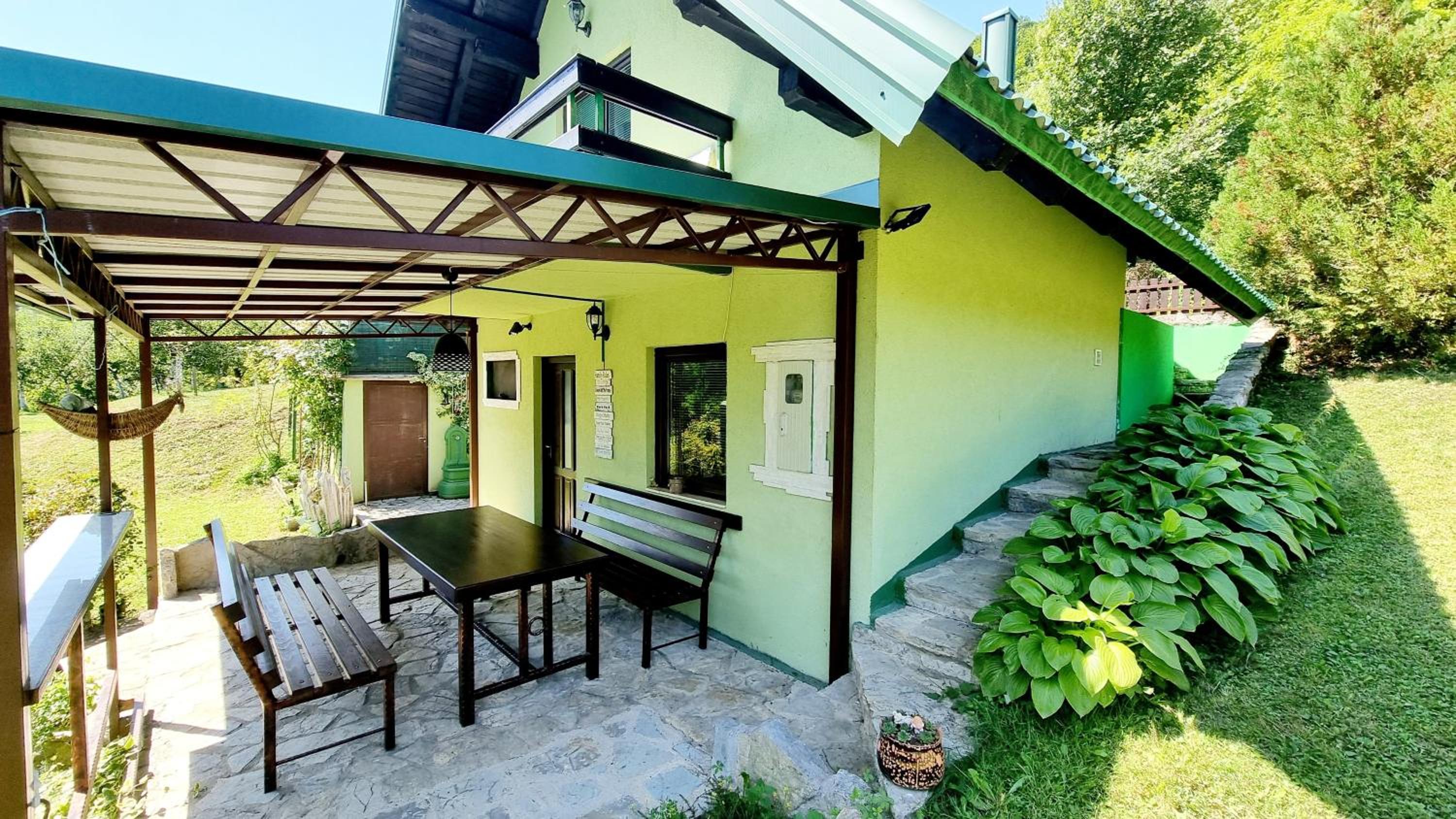 Private Riverside House on the Una River with Private Beach