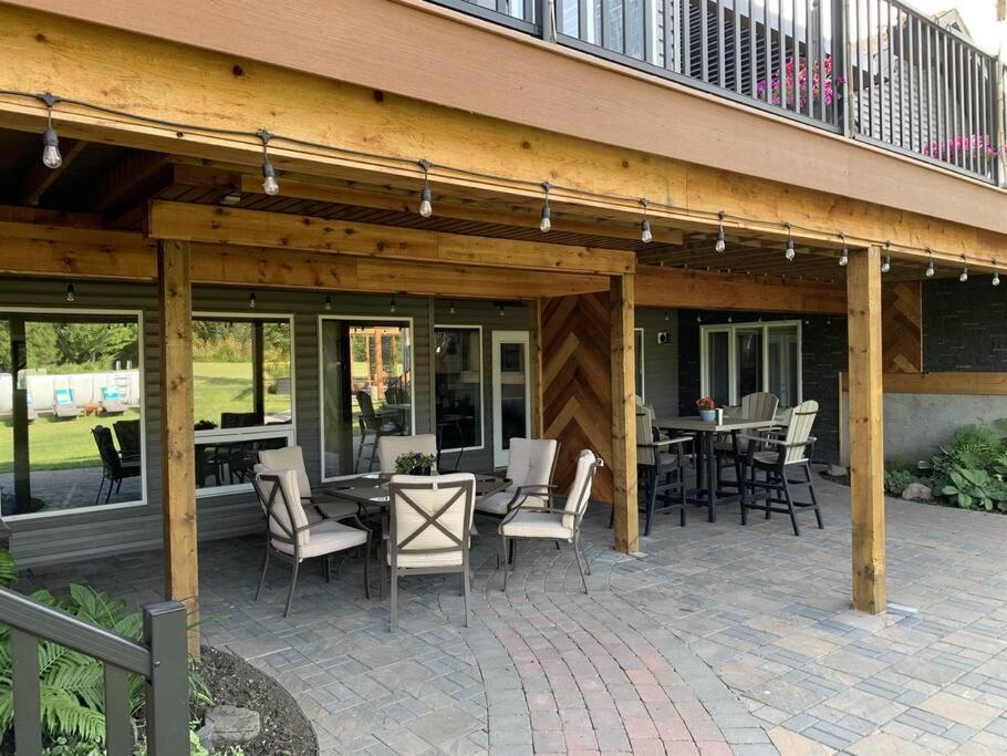 Dragonfly Inn Walkout Suites