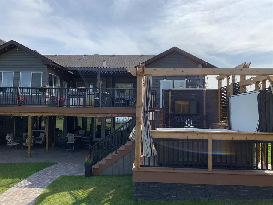 Dragonfly Inn Walkout Suites