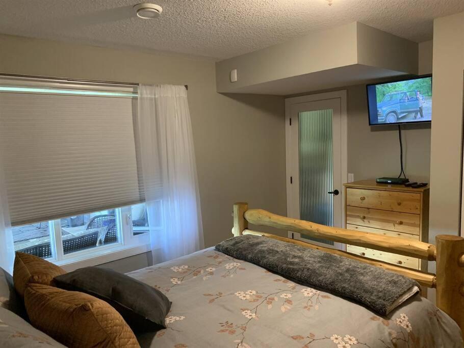 Dragonfly Inn Walkout Suites