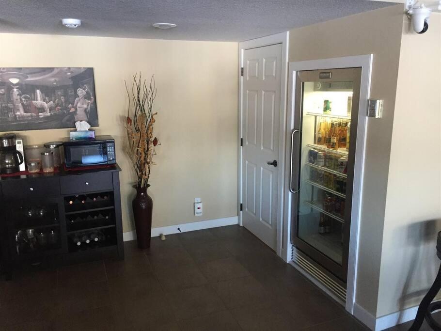 Dragonfly Inn Walkout Suites