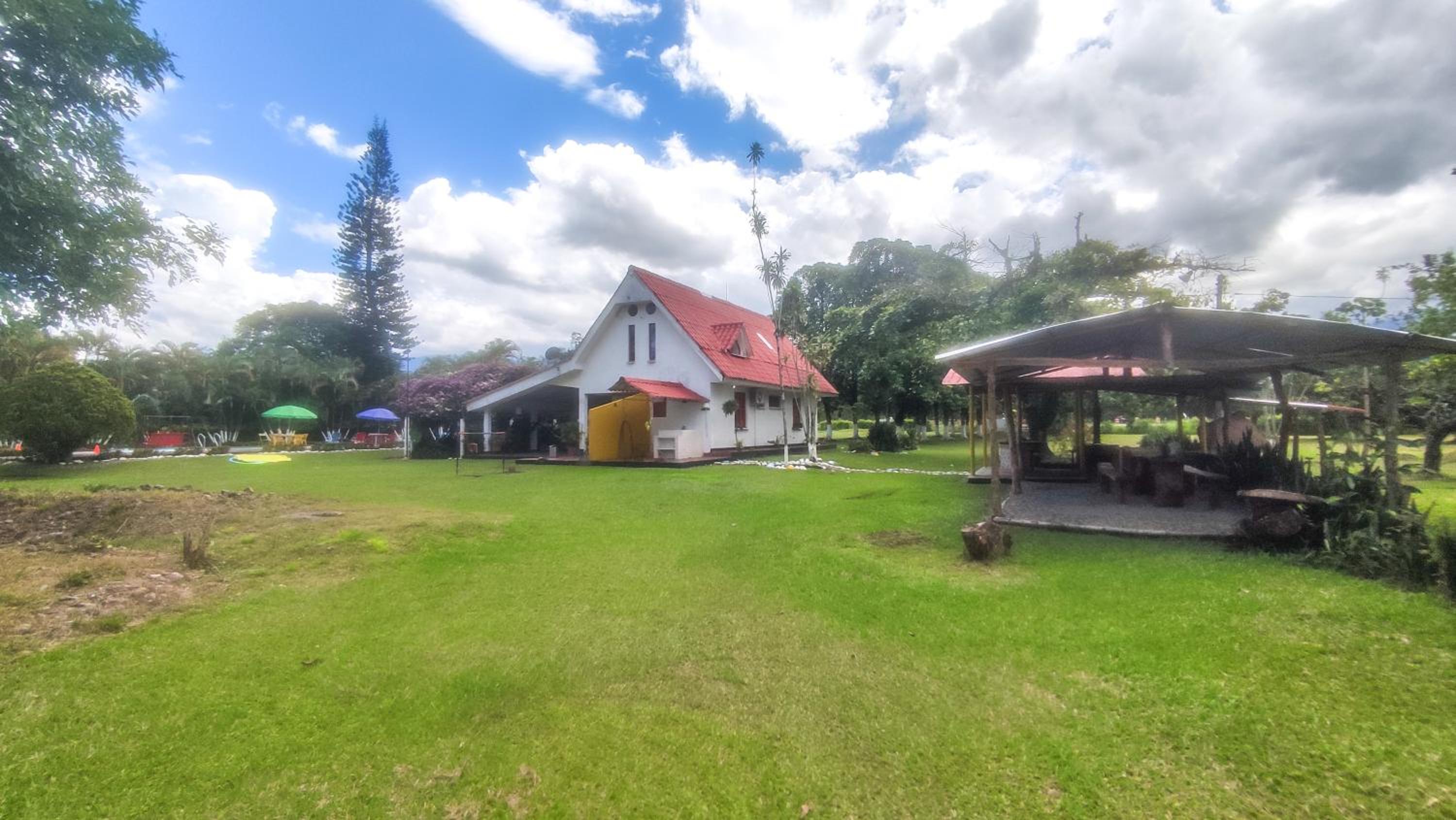 Finca Turistica Rural El Descanso, privada Restrepo, Meta - Colombia