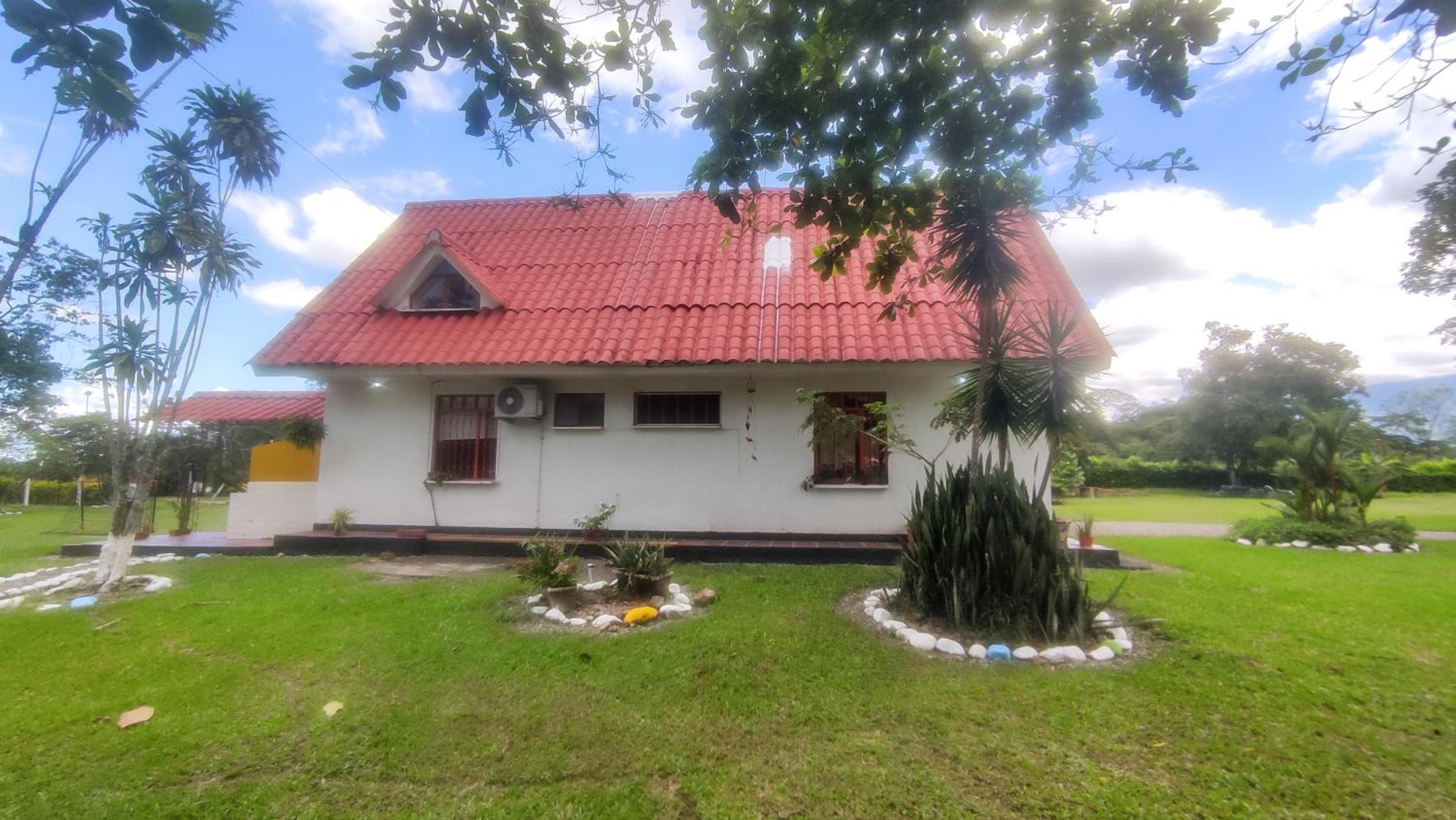Finca Turistica Rural El Descanso, privada Restrepo, Meta - Colombia