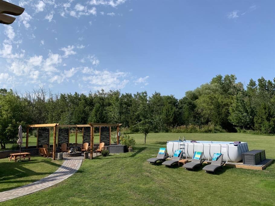 Dragonfly Inn Walkout Suites