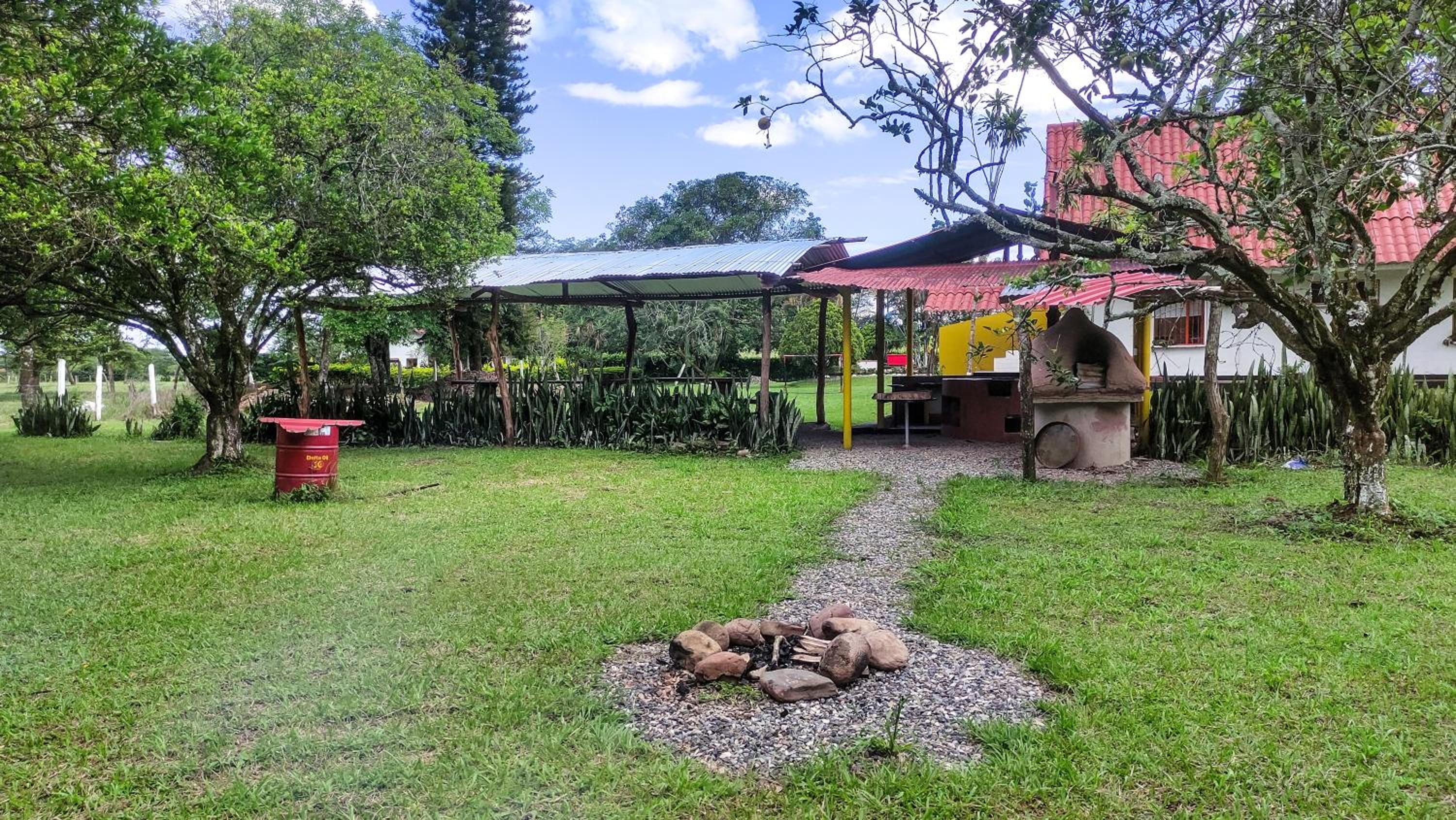 Finca Turistica Rural El Descanso, privada Restrepo, Meta - Colombia