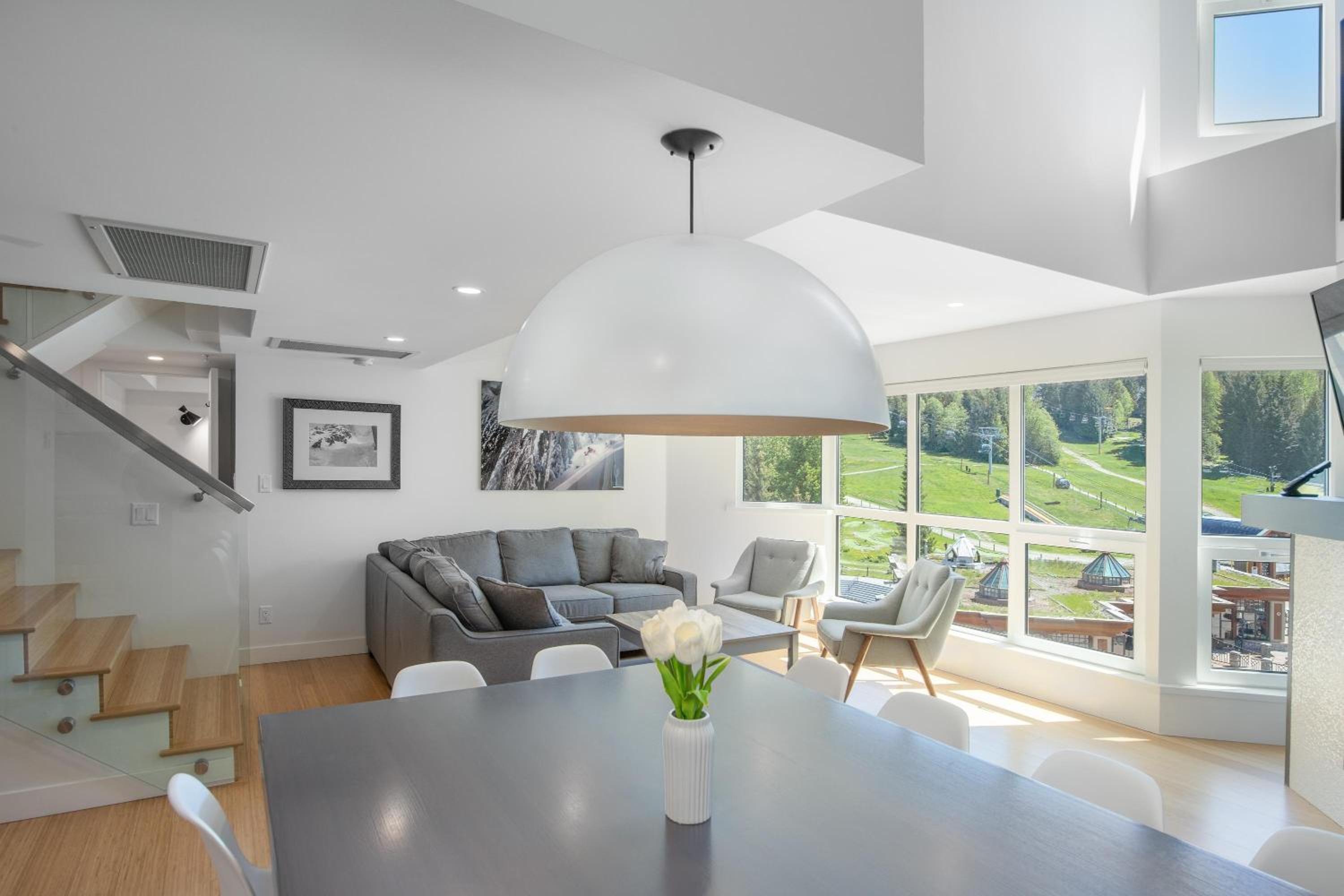 Le Chamois 510 - Ski In/Out, Blackcomb Base, Newly Renovated, Common Area Pool/Hot Tub 