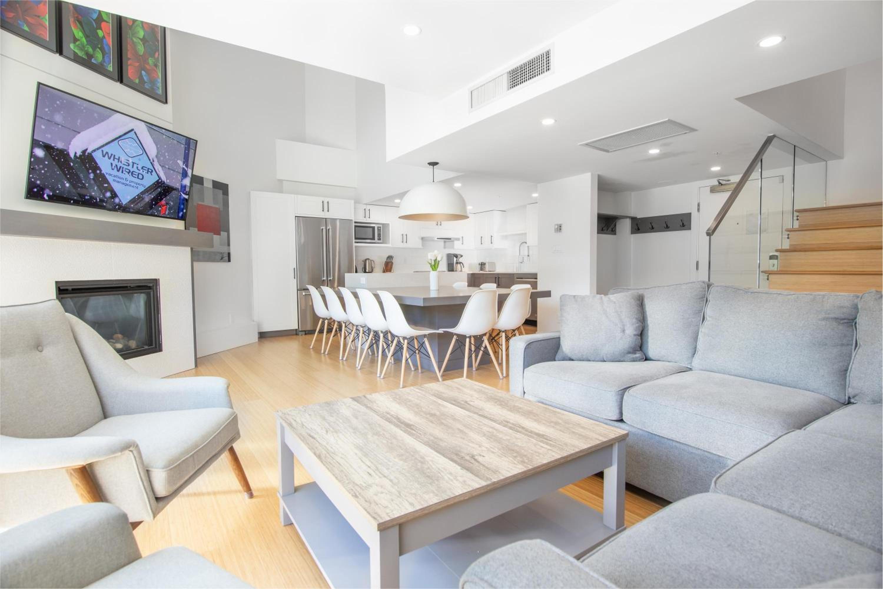 Le Chamois 510 - Ski In/Out, Blackcomb Base, Newly Renovated, Common Area Pool/Hot Tub 